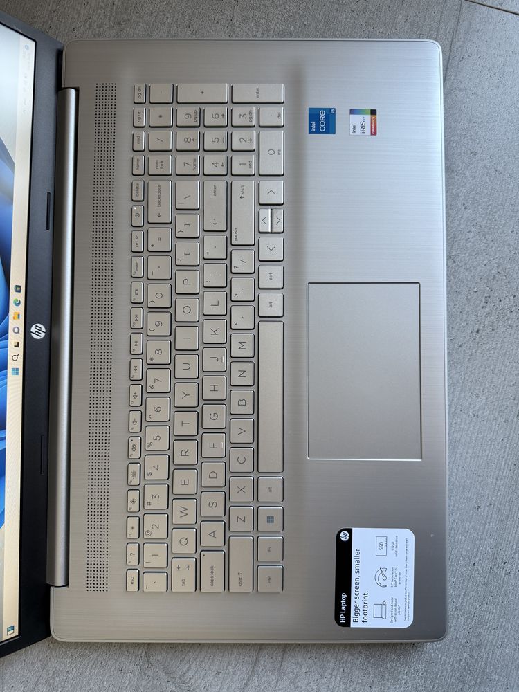HP 17.3' FHD IPS, i5-1235U, 12GB RAM, 512GB SSD