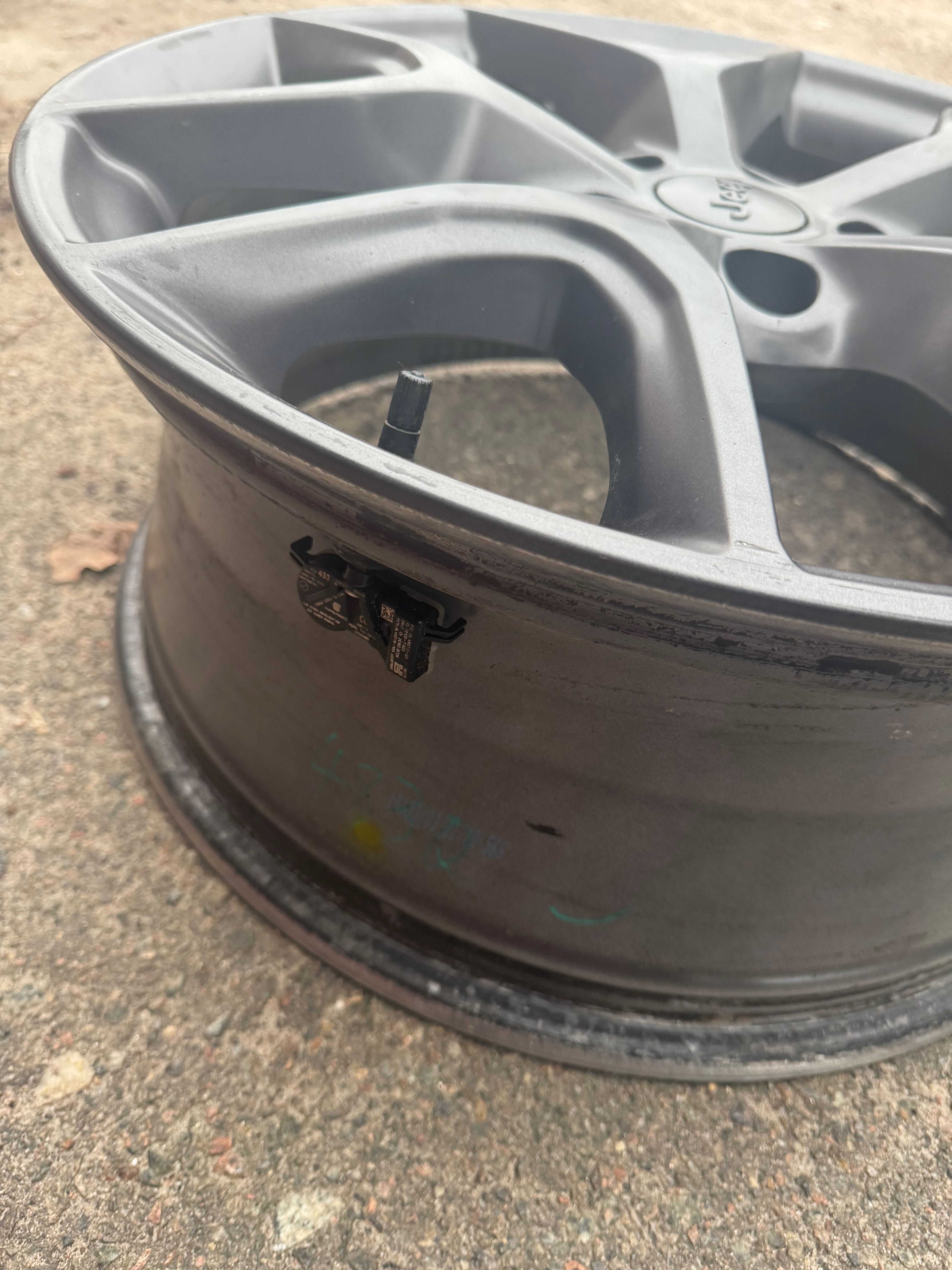 Продам оригінал диск 20” Jeep Grand Cherokee 2019-21 Mopar 6SN89MA7AA