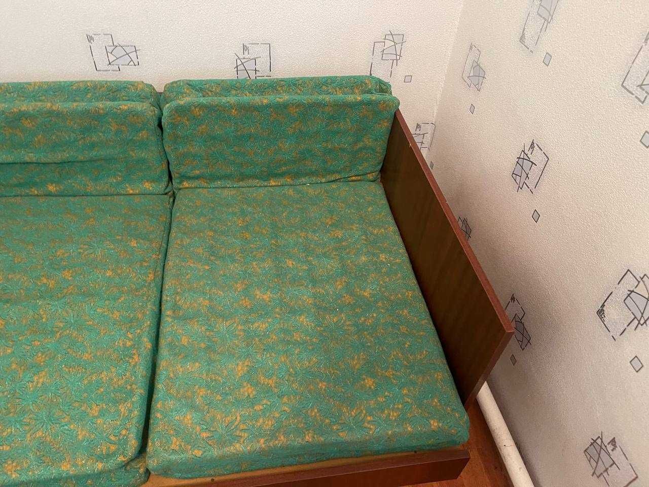 Ретро диван кровать