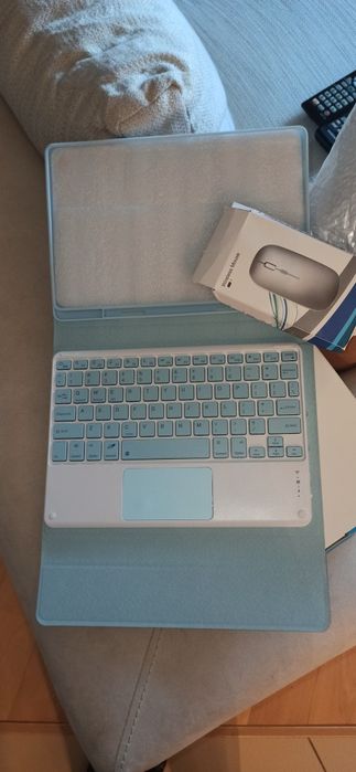 Чохол Tab A7 із підсвічуванням Bluetooth клавіатури Samsung