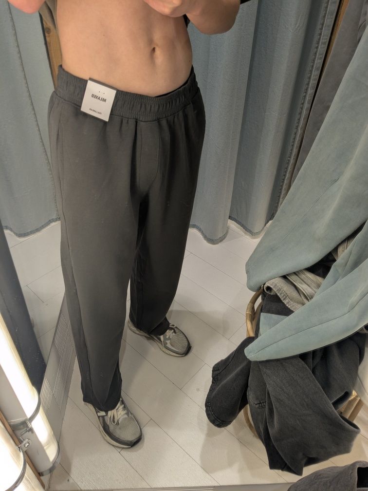 Штаны Pull and Bear Relaxed fit, 100% оригинал, всё с бирками.