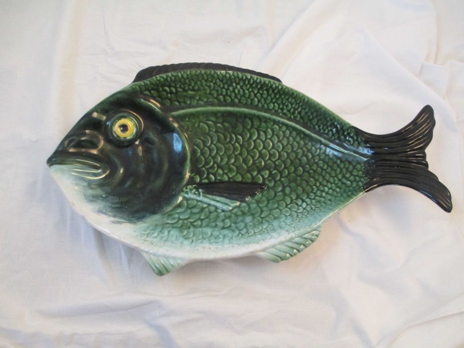 Travessa de peixe em faiança
