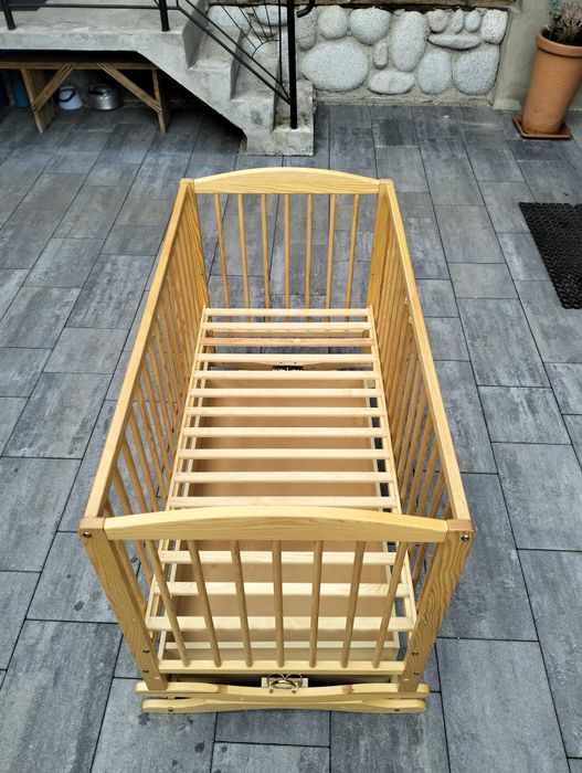 Łużeczko bujane z szufladą