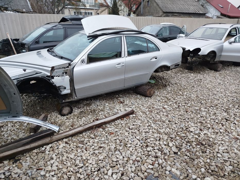 Авторозборка Мерседес w211. Розбірка Мерседес, шрот Мерседес