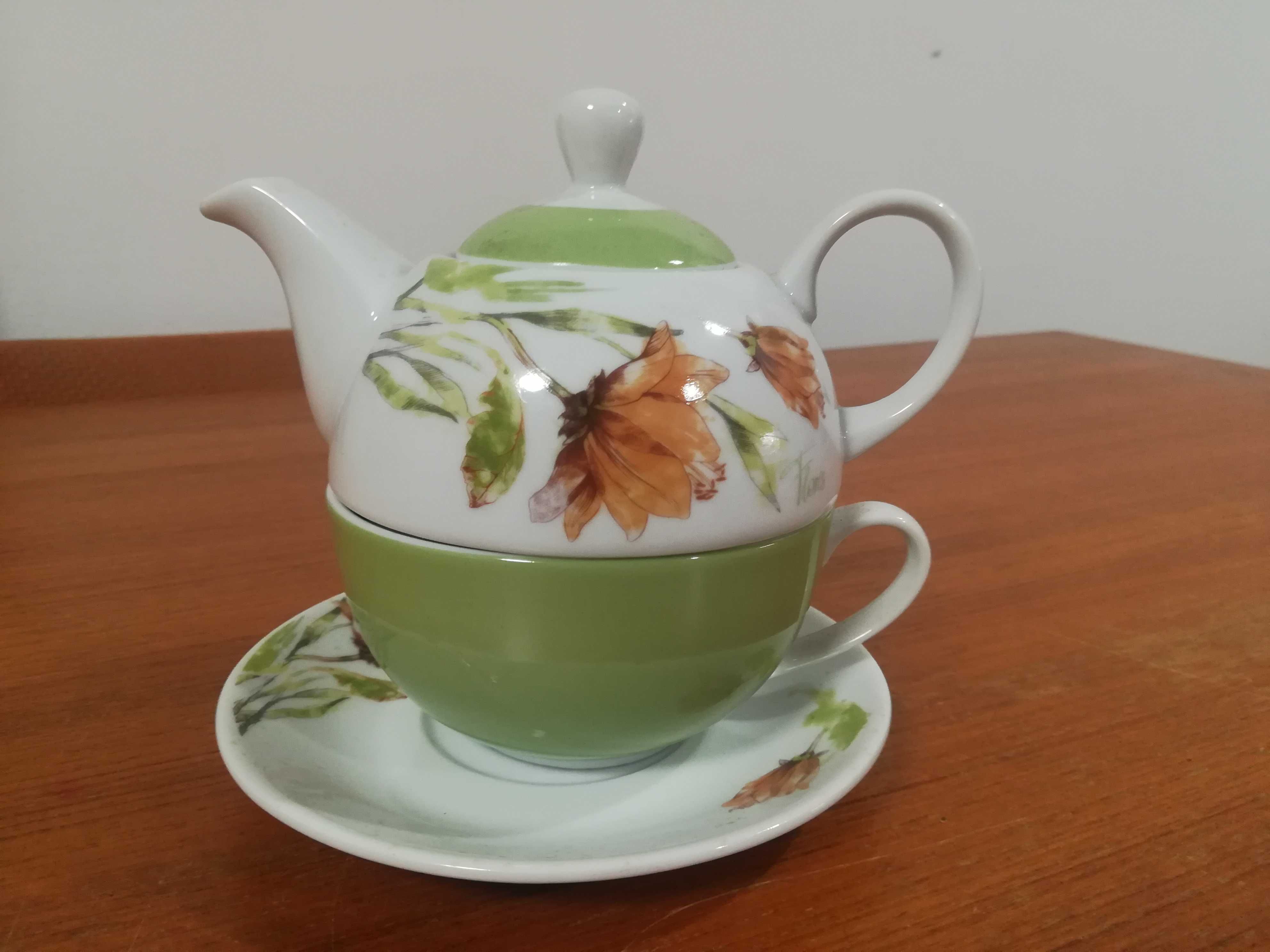 Florina Czajnik do herbaty z filiżanką