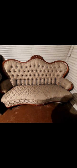 Sofy , kanapy antyczne