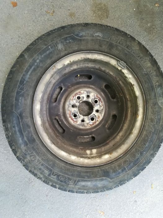 Диск с резиной R13 на ВАЗ