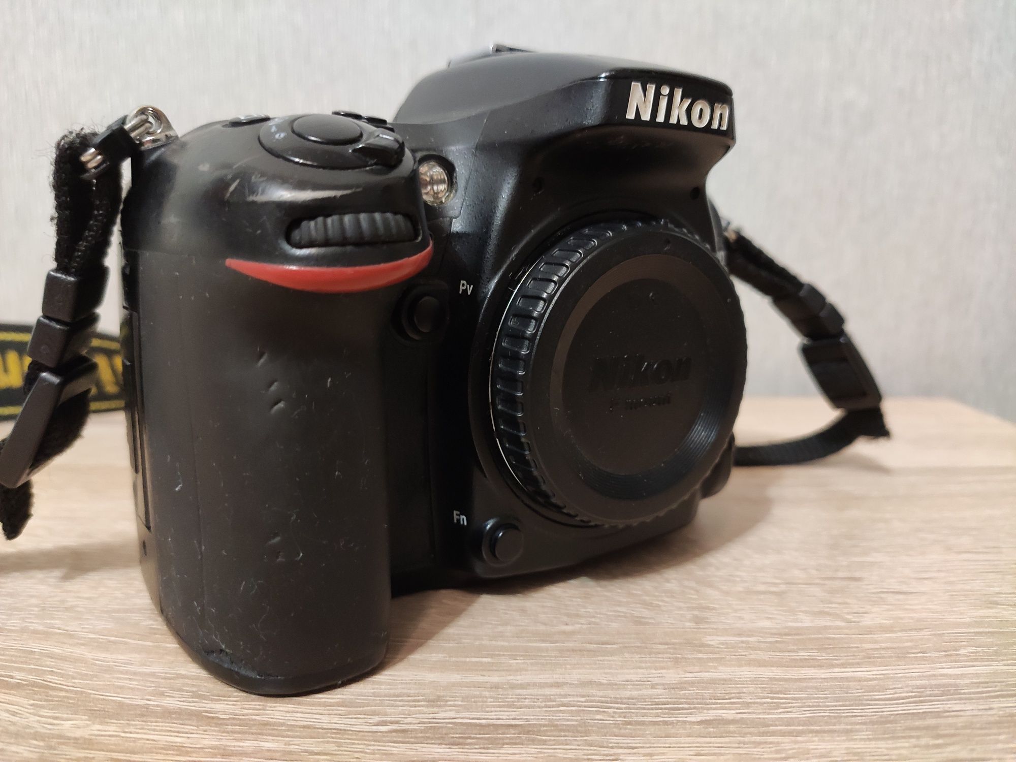 Nikon D7100 + батарейний блок