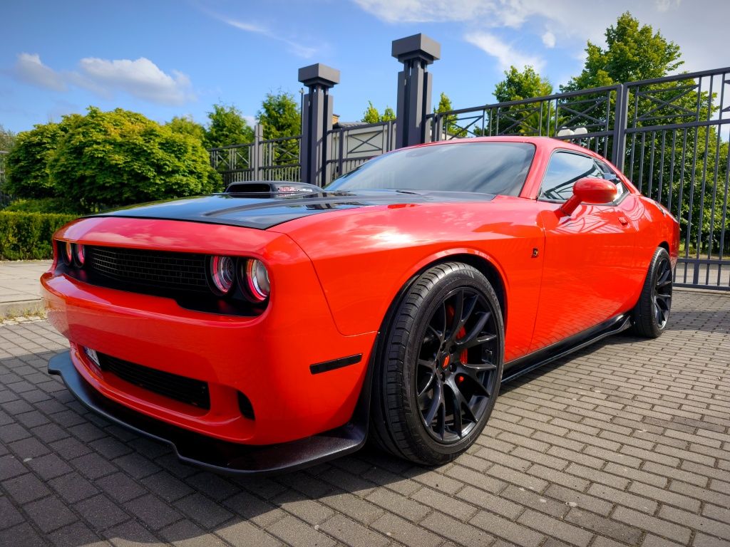 Dodge Challenger 6.4 Scat Pack Shaker Go Mango Pomarańczowy Brembo