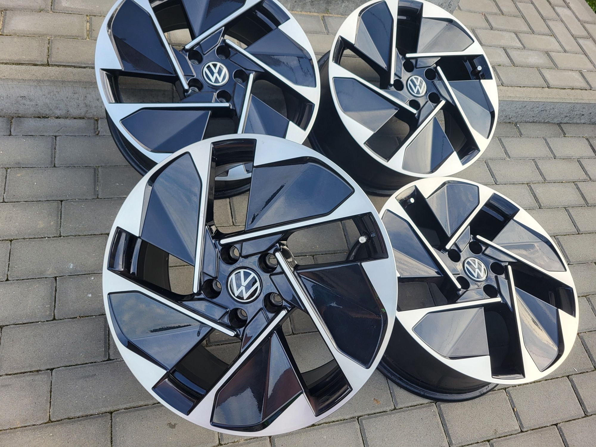 Felgi VW 5x112 7.5Jx18" ET50 ID.3 ID.5 Golf VIII Passat B7 B8 Tiguan