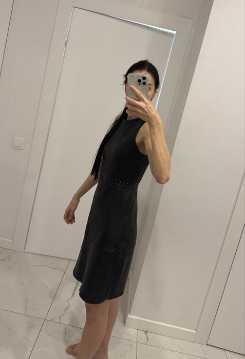 Шкіряна сукня бренду Massimo Dutti, чорного кольору