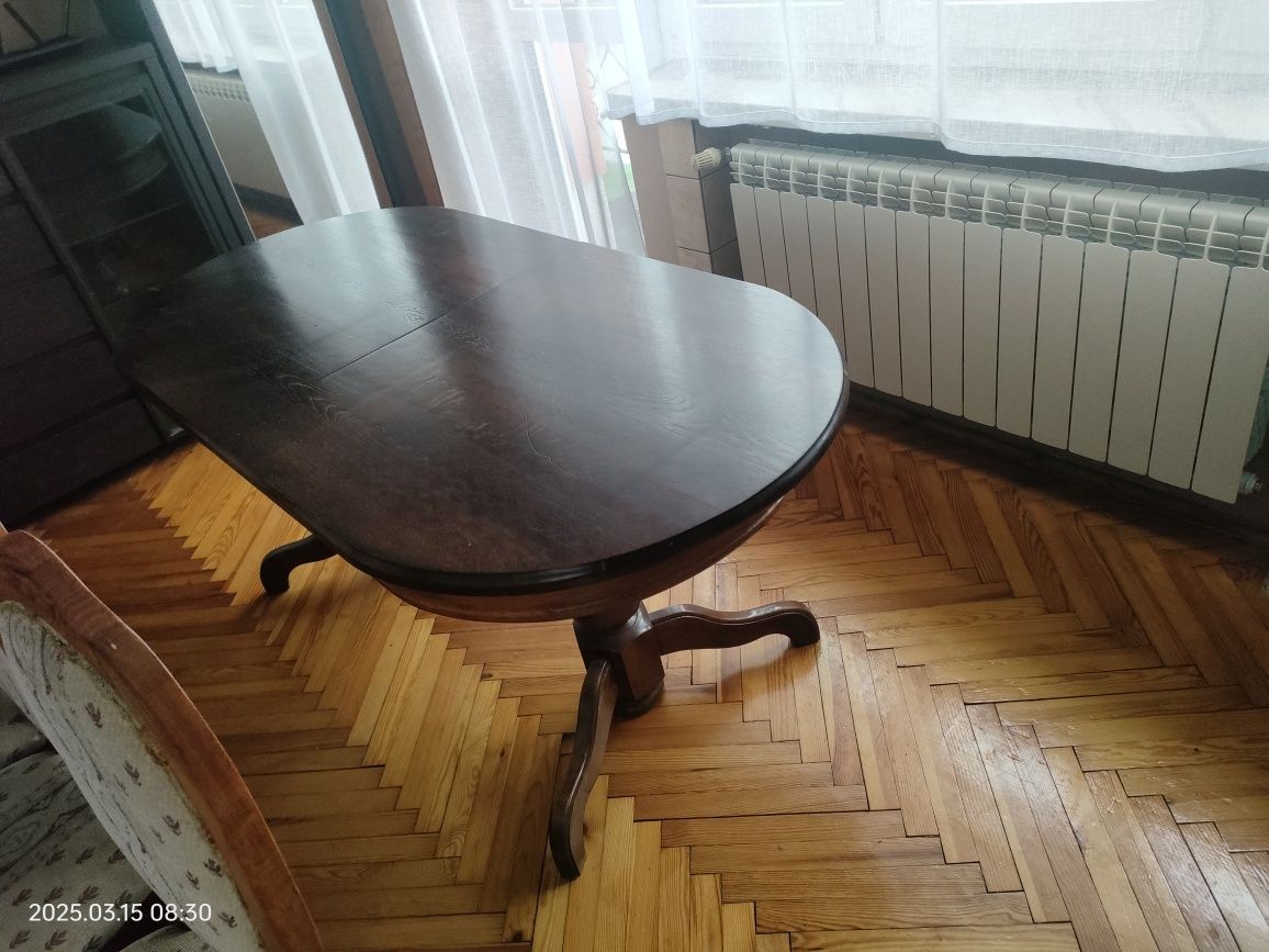 Stół z litego drewna + 8 krzeseł