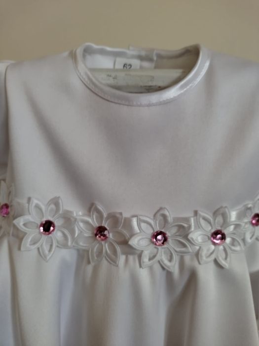 Sukienczka wizytowa z kwiatami