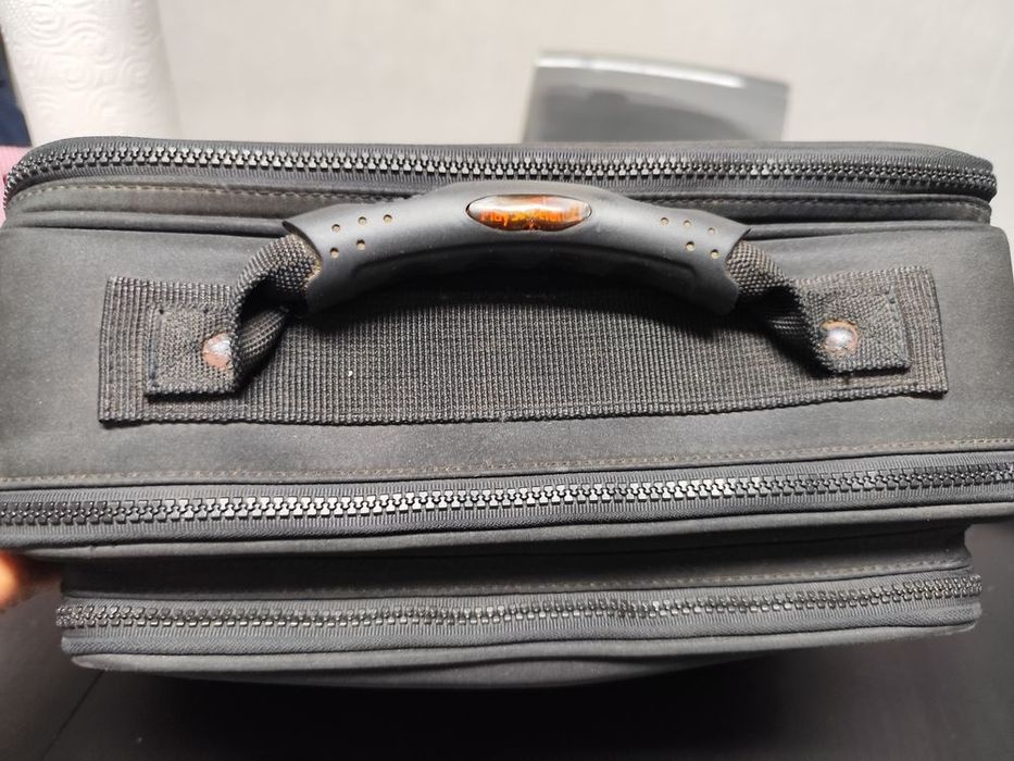 Mala original da PlayStation 2 com sinais de usos