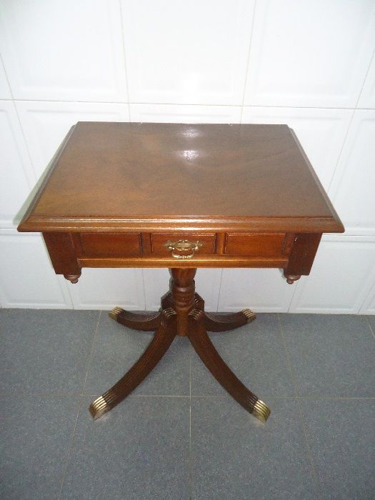 Mesa de Apoio / de Telefone