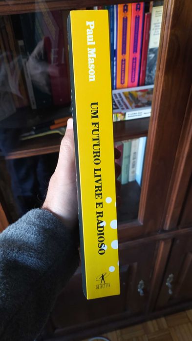 Um Futuro Livre e Radioso Uma defesa apaixonada da Humanidade - novo