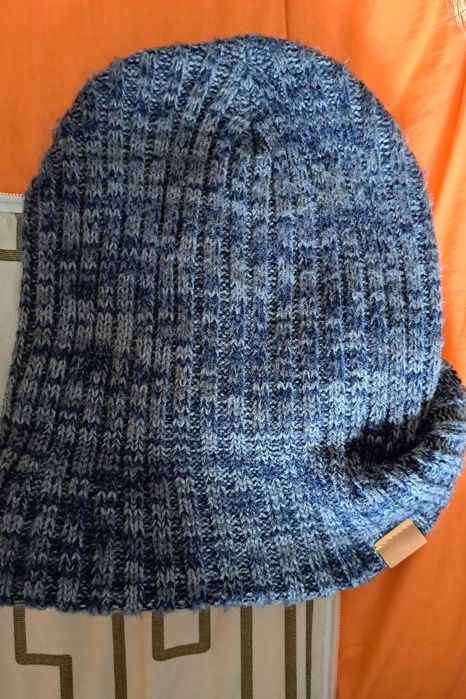 Gorro azul escuro com cinza tam único, e boné
