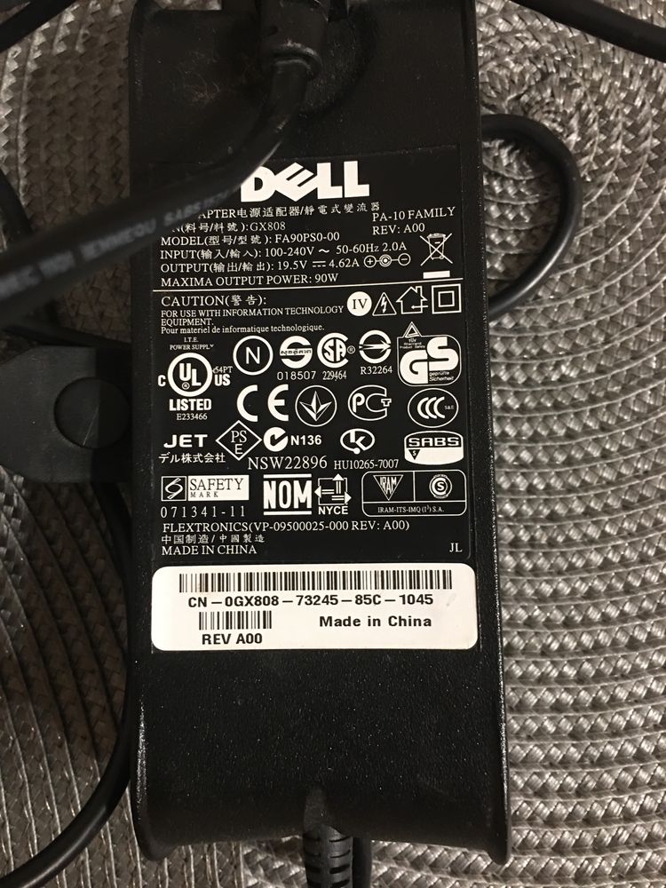 Laptop Dell latitude 630  bez twardego dysku stacja dokujaca zasilacz