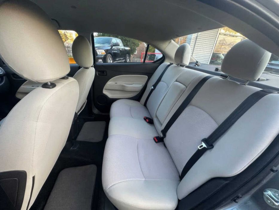 Mitsubishi Mirage G4 ES      2018