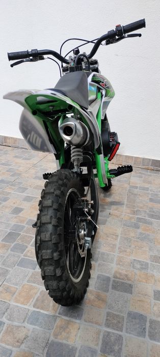 Mota Gasolina Criança