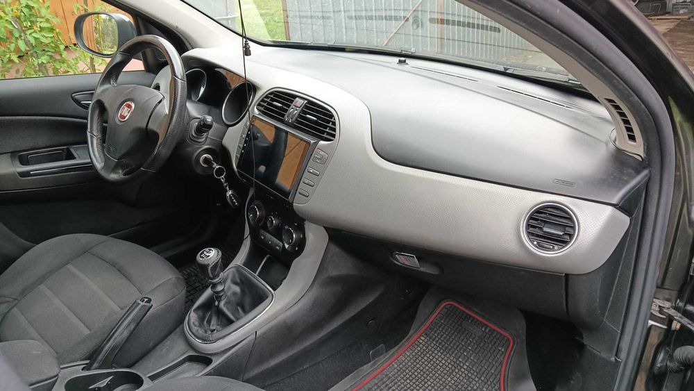 Fiata Bravo II 1.4, 1 LPG + komplet kół - radio na Adnriodzie
