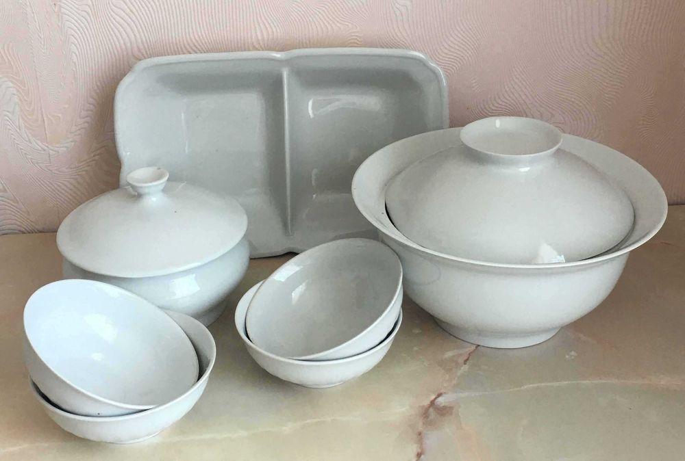 Сервіз білий під перші та другі страви