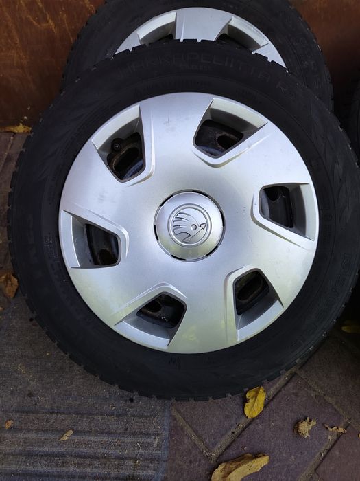 7 зимових колес (4 Nokian з дисками 5x100 Skoda та 3 шини Michelin)