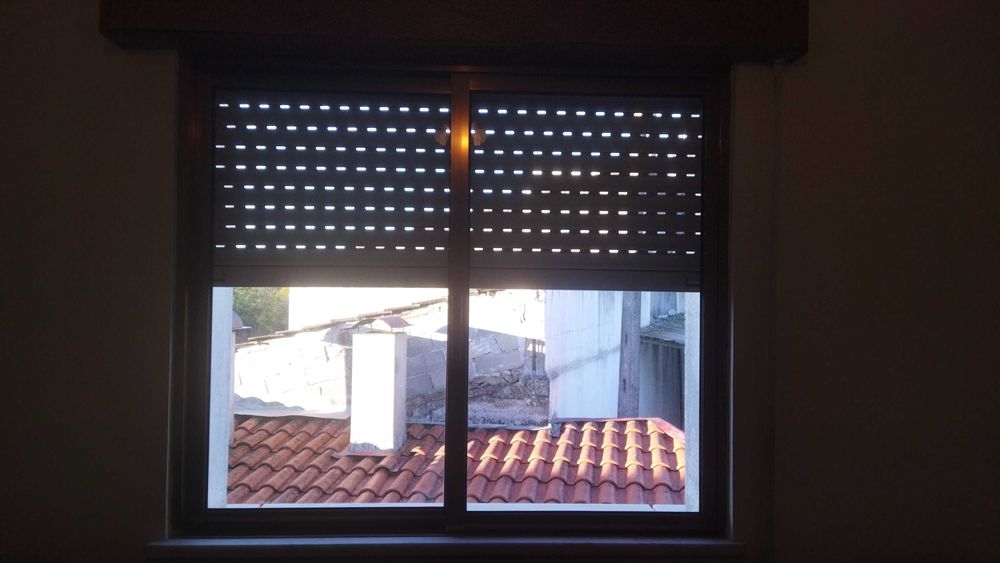 Janela alumínio  vidro simples