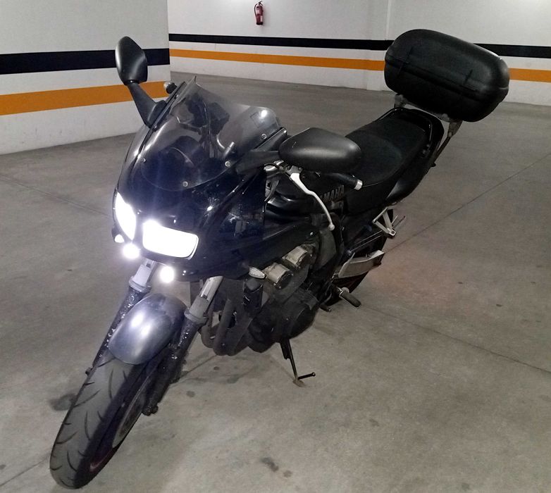 Moto Yamaha FZS 600 Fazer