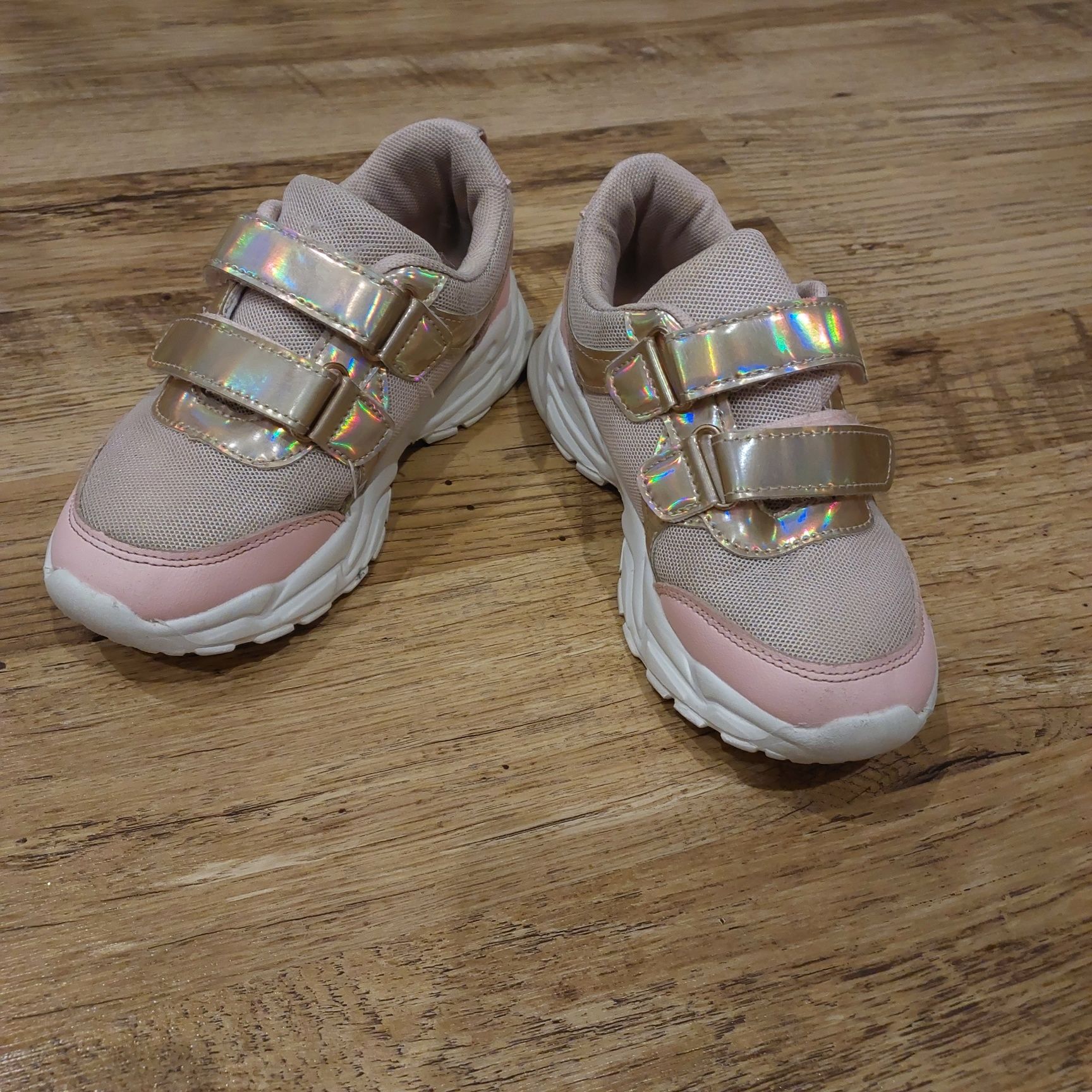 Sprzedam dziewczece adidaski