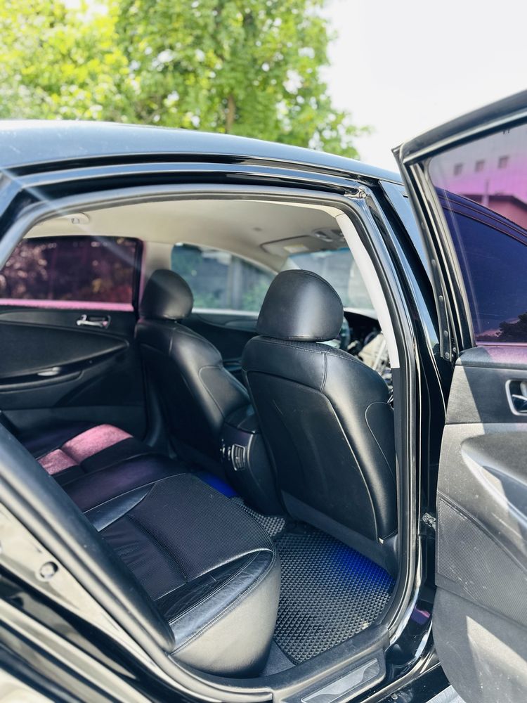 Продам Hyundai Sonata.