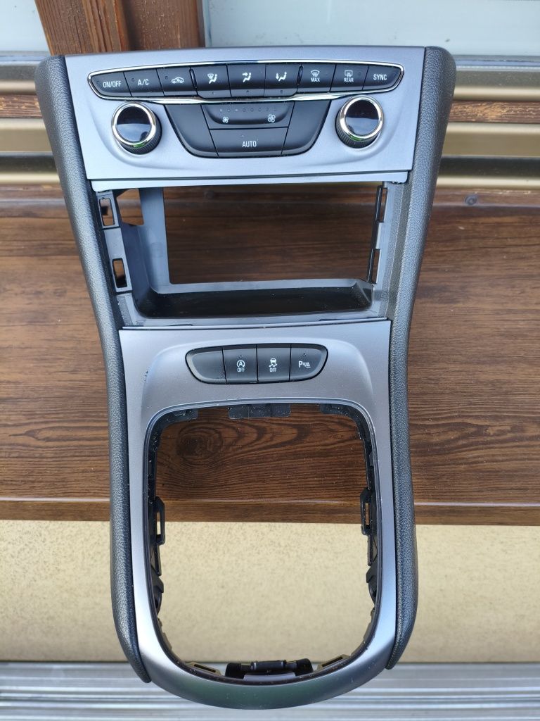 Panel nawiewu klimatyzacji tunelu środkowego Opel Astra K