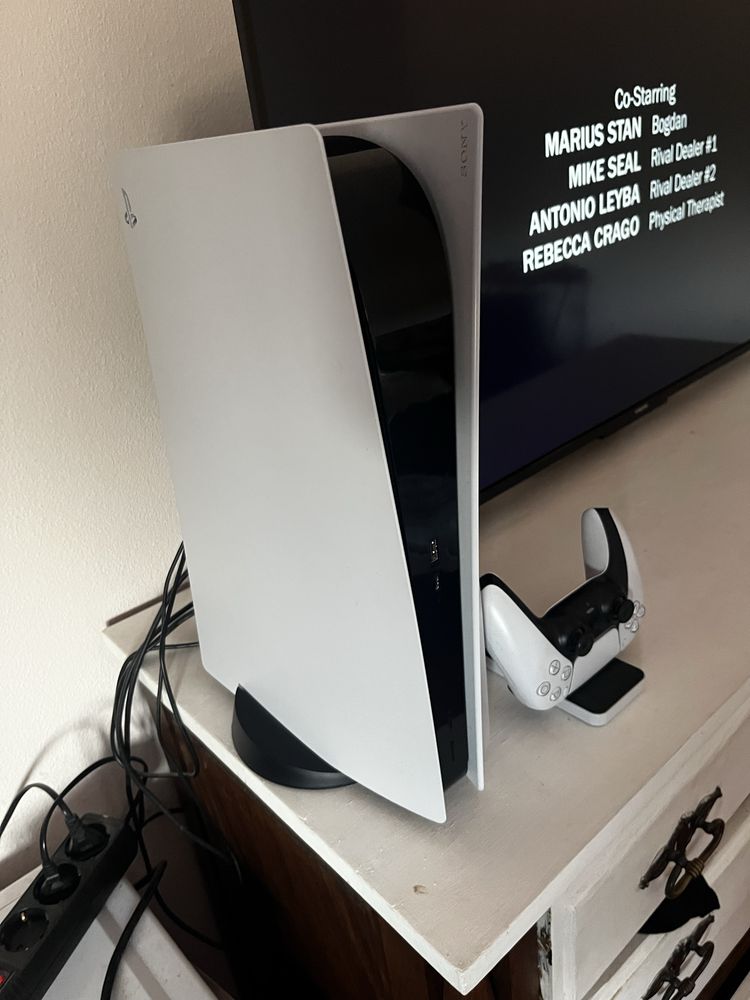 Ps5 em otimo estado com um comando