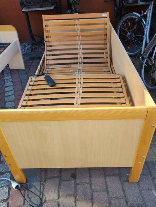 Łóżka drewniane jednoosobowe