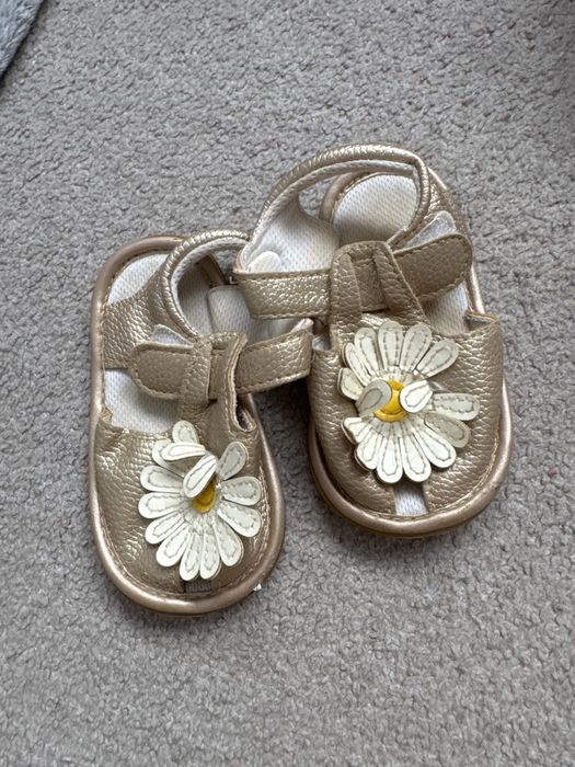 Віддам безкоштовно дитячі речі від 6 місяців