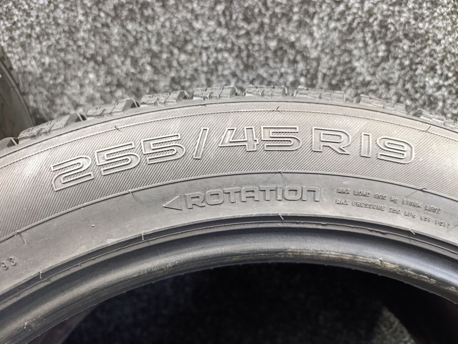 Шини 255/45R19 Nokian