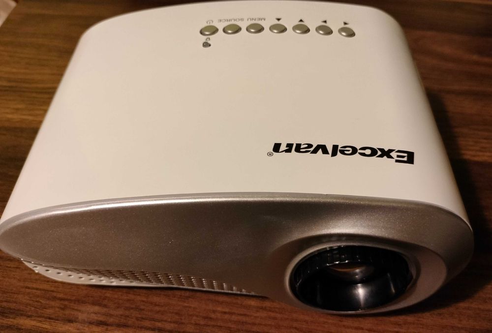 Mini projektor LED Ucos RD802 HDMI USB