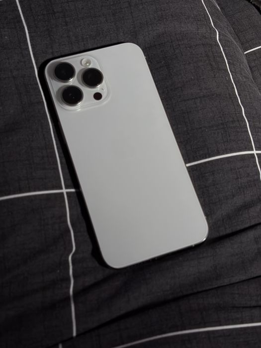 Iphone 15 pro max 258gb titanium branco