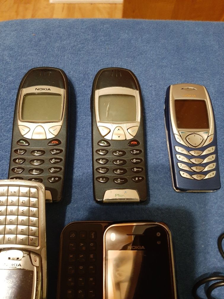 Telefony Nokia ładowarki słuchawki i inne
