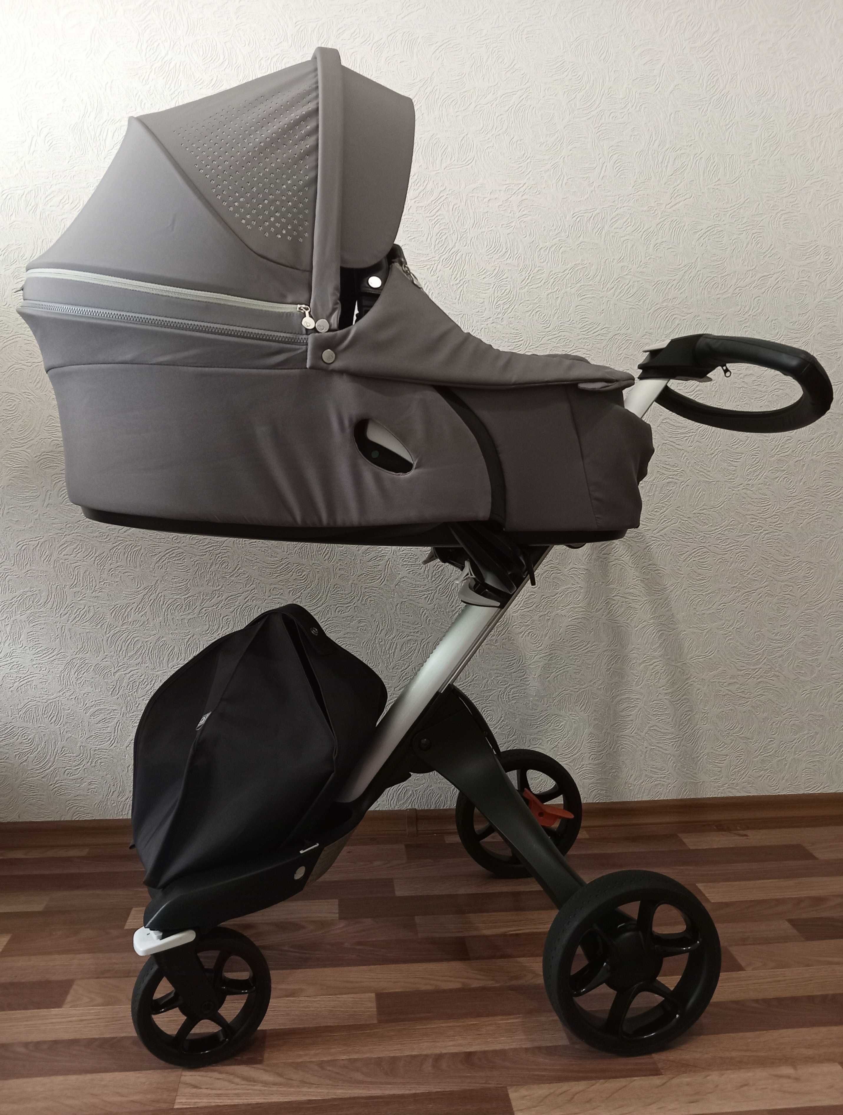 Коляска 2 в 1 Stokke Xplory V6