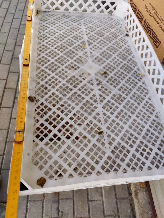 Pojemnik Plastikowe Skrzynki na owoce, do suszenia ziół itp.