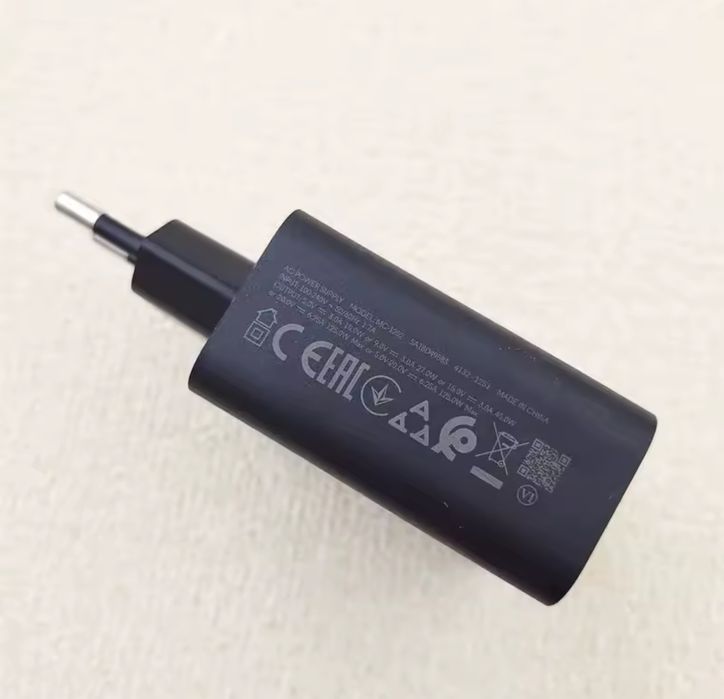 Зарядка Motorola TurboPower 125 Вт