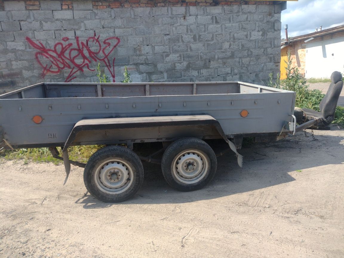 Причіп двухвісний