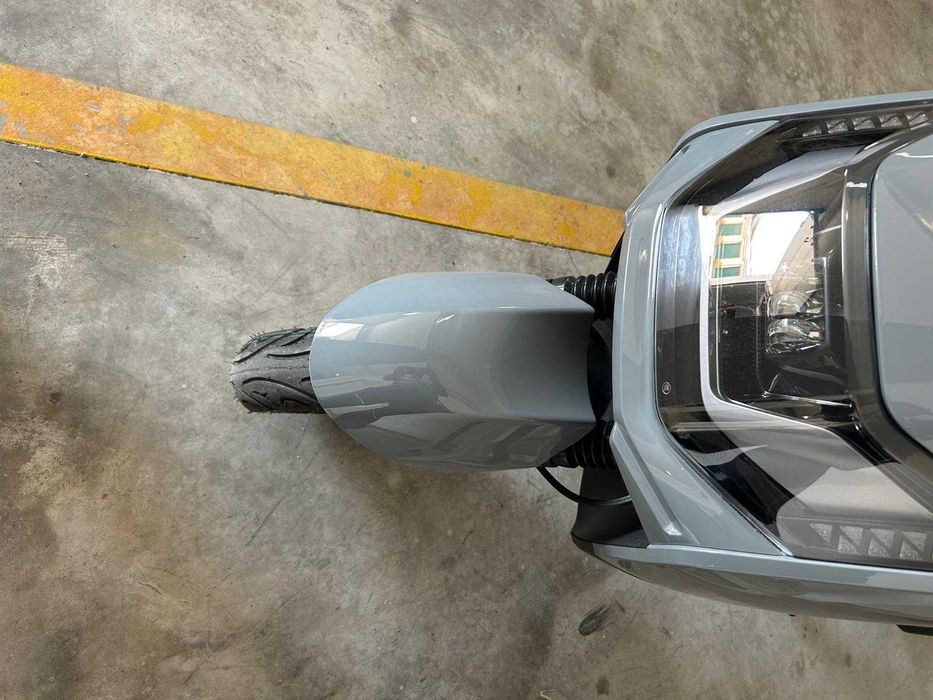 Aluguer scooter eléctrica nova