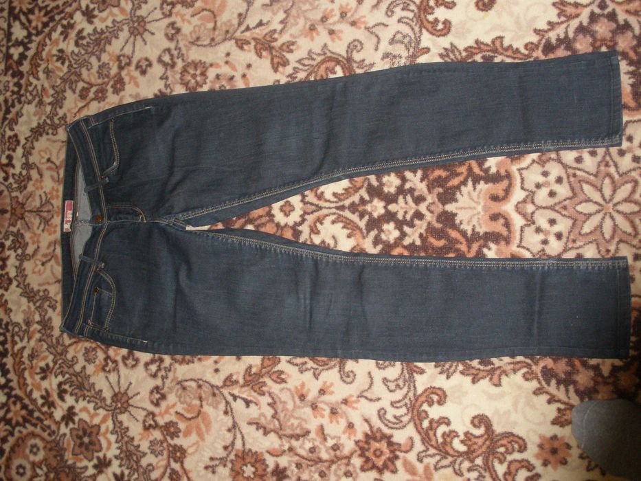 джинсы новые,фирменные женские
