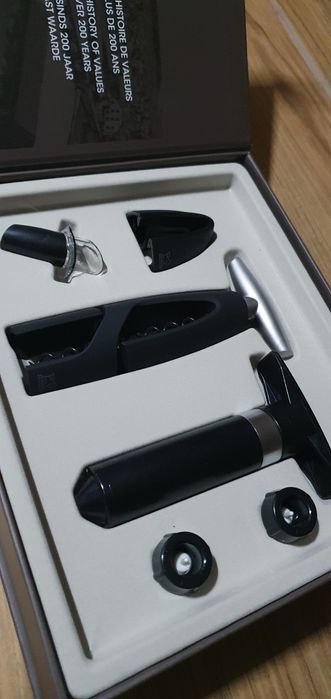 Zestaw akcesoriów do wina marki Peugeot