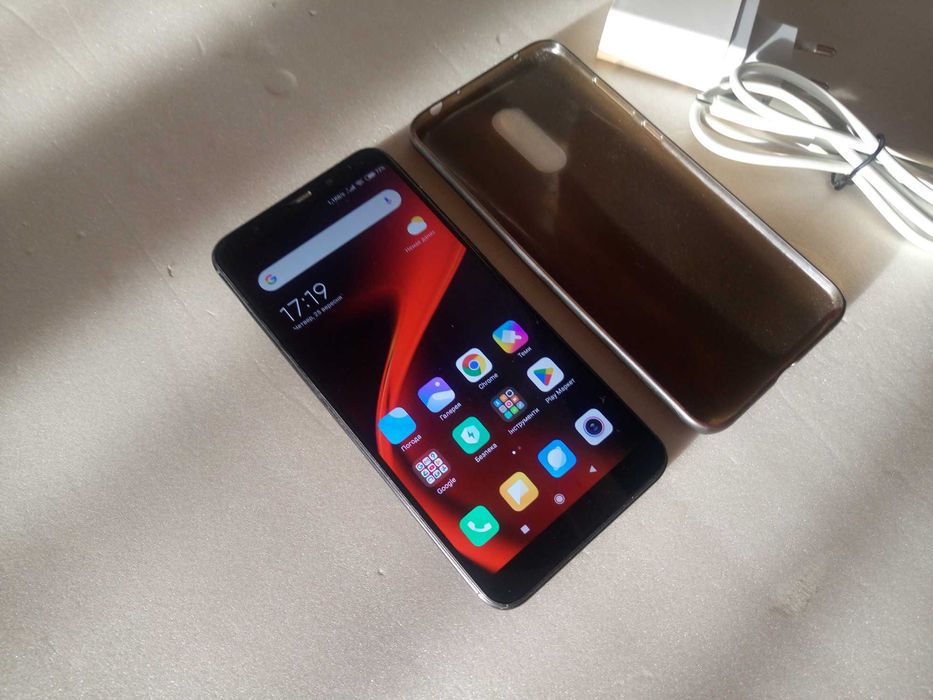 Xiaomi Redmi 5 Plus. 6". 4/64GB