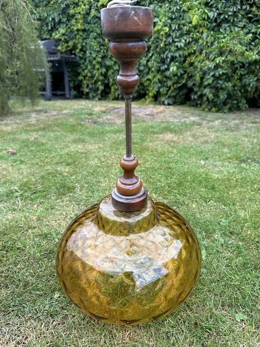 Lampa sufitowa szklana miodowa PRL Wieliczka