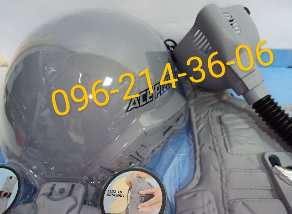 Пилот Детский набор оружия с каской, бронежилетом, маской, пистолетом.