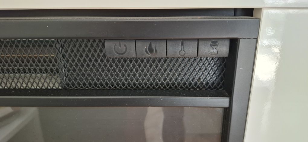 kominek elektryczny biały z funkcją grzania